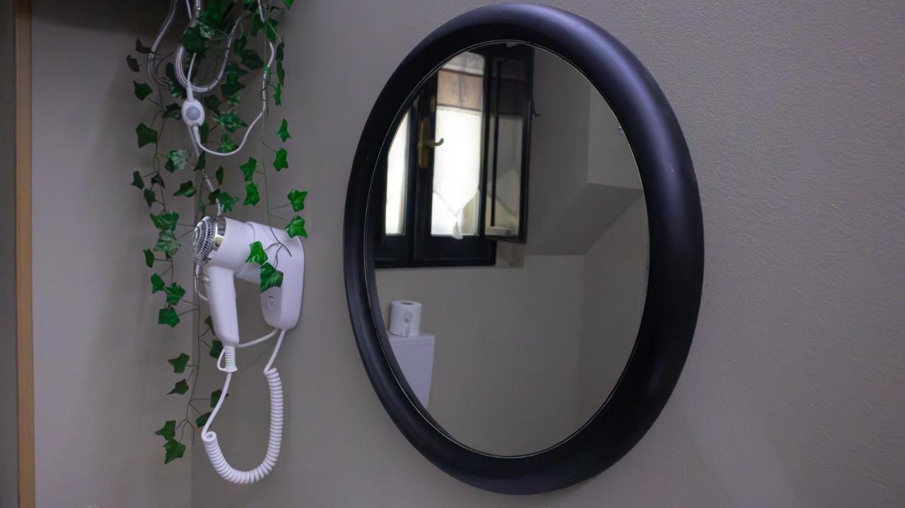 Don Pes Travel Rooms Sassari Exterior foto
